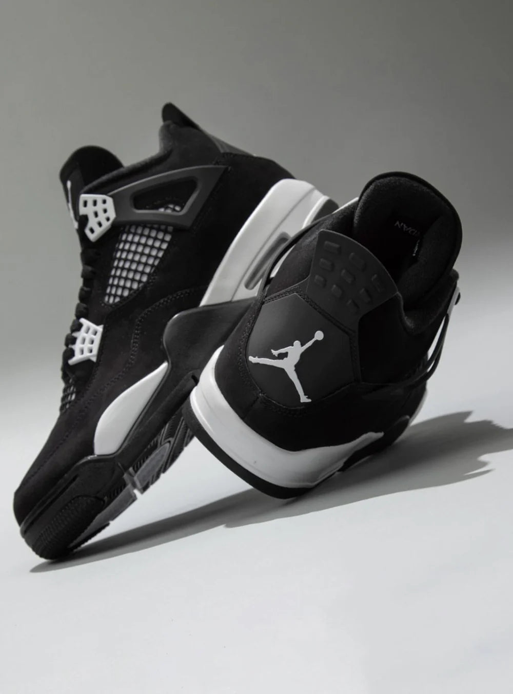 Air Jordan 4 Retro 'White Thunder'